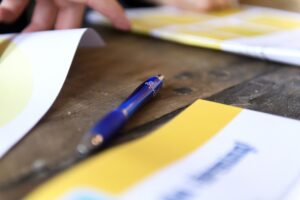 En penna från SISU inför en kurs i ledarskap och utveckling i ideella idrottsföreningar den 20 april 2017 i Göteborg.