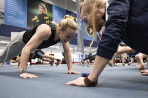 231015 Deltagare under en utbildningsdag med Budo- och kampsportförbundet på Bosön den 15 oktober 2023 i Stockholm. Foto: Maxim Thoré / BILDBYRÅN / kod MT / MT0479