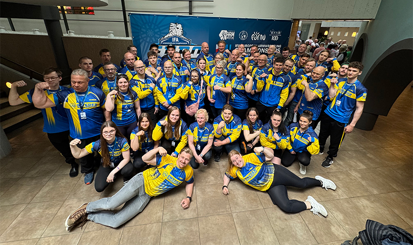 Gruppbild på sveriges landslap i armbrytning 2025